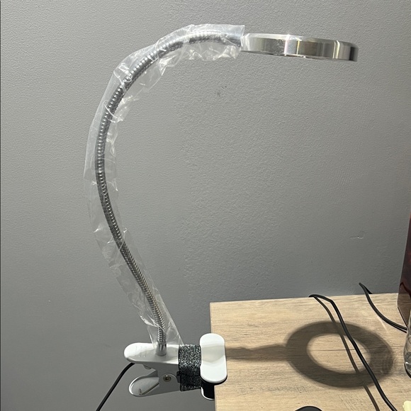 Desk flex head light - Picture 3 of 7